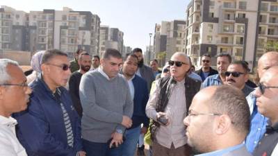 «مسئولو الإسكان» في جولة تفقدية بمدينة الشيخ زايد لمتابعة المشروعات الجارية وتوجيهات بتكثيف ساعات العمل  