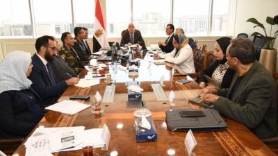 وزير الإسكان يترأس الاجتماع الأول للأمانة الفنية للجنة الوزارية بشأن دراسة تفعيل منظومة العمران والبناء الأخضر