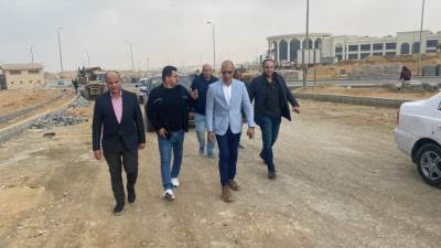 جهاز القاهرة الجديدة يزيل مخالفات بناء في مهدها بعدة مناطق