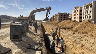 وزير الإسكان يُتابع الموقف التنفيذي لمشروعات المرافق بمدينة القاهرة الجديدة