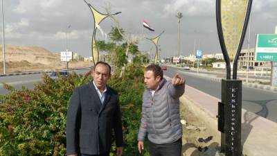 رئيس جهاز الشروق يدعم مداخل المدينة  بـ (8) أعمده ديكورية
