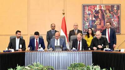 وزير الإسكان يشهد توقيع عدد من البروتوكولات بين الشركات الوطنية والعالمية  لإنتاج مستلزمات مشروعات قطاع المياه والصرف الصحى
