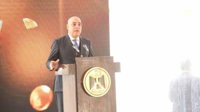 وزير الإسكان يشارك فى احتفالية تسليم المرحلة الأولى من الأبراج بمنطقة الأعمال المركزية بالعاصمة الإدارية الجديدة