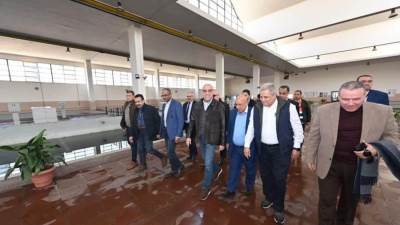 وزير الإسكان يتفقد محطة تنقية مياه الشرب بالأميرية ويوجه بتنفيذ أعمال الصيانة 