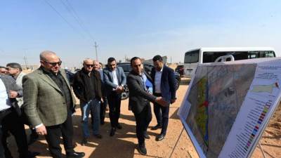 وزير الإسكان يشدد على منع أى تعديات أو مخالفات على أراضي المناطق المضافة لمدينة الشروق