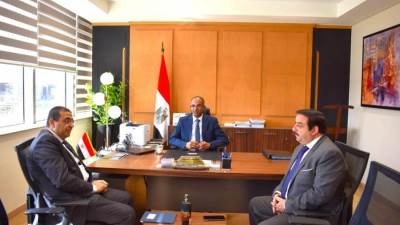 نائب وزير الإسكان يبحث مع ممثلي «المقاولون العرب» وشركة عالمية تكنولوجيا تحسين  أداء محطات  مياه الشرب 
