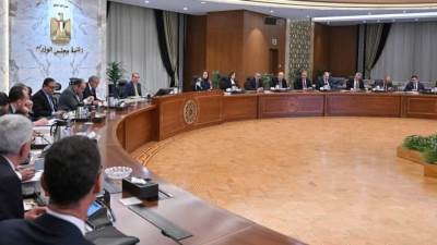 رئيس الوزراء يؤكد اتخاذ إجراءات لضخ سيولة كبيرة بسوق النقد الأجنبي