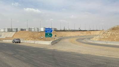 وزير الإسكان يتابع أعمال الطرق الجاري تنفيذها بالامتداد الجنوبي للقاهرة الجديدة