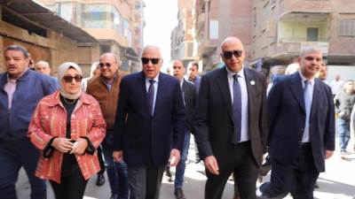 محافظ الجيزة  ورئيس جهاز تنمية المشروعات يتفقدان مشروعات تطوير المناطق غير المخططة  