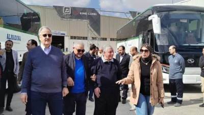 «مخلوف» تتفقد مصنع تجميع حافلات النقل بالمنطقة الصناعية بالسويس الجديدة