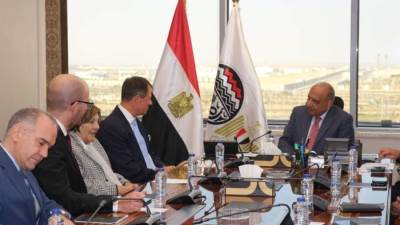 وزير قطاع الأعمال يبحث  مع شركة «ريتر» السويسرية توريد الماكينات الحديثة لمصانع الغزل والنسيج الجديدة