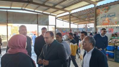 رئيس جهاز الشروق يتفقد "منافذ الخير" بالمدينه ويستمع لشكاوى المواطنين 