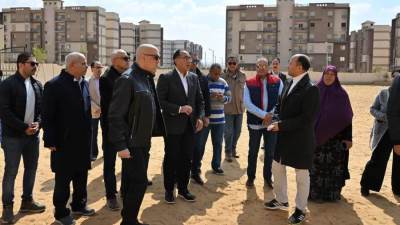 رئيس الوزراء يتفقد الوحدات السكنية بمشروع «زهرة العاصمة» للموظفين المنتقلين للعاصمة الإدارية