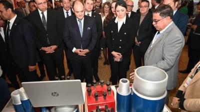 وزير الصناعة يعلن إعادة إطلاق برنامج تعميق التصنيع المحلي