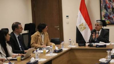 بنك الاستثمار الأوروبي يعتزم زيادة حجم التعاون مع «الكهرباء»