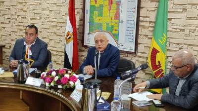 عبد المطلب ممدوح يُتابع إجراءات توفيق أَوضاع المواطنين والكيانات المتواجدة بالأراضي المضافة لأحوزة عدد من المدن الجديده 