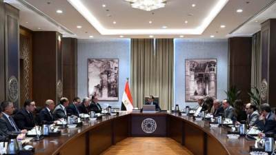 «مدبولي» يوجه بخطة إفراج تدريجي عن السلع الموجودة في الجمارك