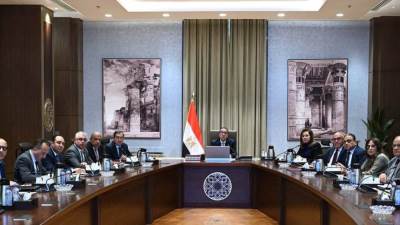 الحكومة تدرس مقترحا لشركة إيطالية لإنشاء مجمع صناعي لمنتجات الحديد والصلب