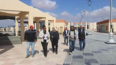 رئيس جهاز العاشر يتفقد مشروعات الصرف الصحي والخدمات بالمدينة 