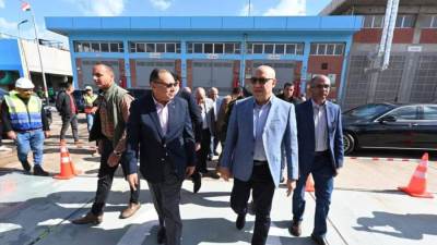 وزير الإسكان يصل محافظة الشرقية لمتابعة موقف خدمات المياه والصرف