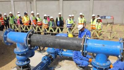 وزير الإسكان يتابع موقف تنفيذ برنامج خدمات الصرف الصحي بالمناطق الريفية بمرحلتيه الأولى والثانية