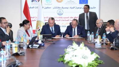 «التنمية المحلية»و«العربية للتصنيع» يوقعان عقد إنشاء 4 مصانع لتدوير المخلفات الصلبة