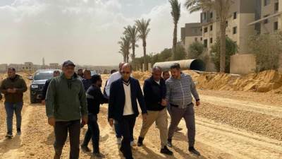 رئيس جهاز «القاهرة الجديدة» يتفقد مشروعات التطوير والطرق بالتجمعين الأول والثالث والامتداد الشرقي