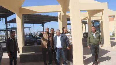 رئيس جهاز العاشر يتابع أعمال تطوير الطرق والبنية الأساسية والخدمات بالمدينة