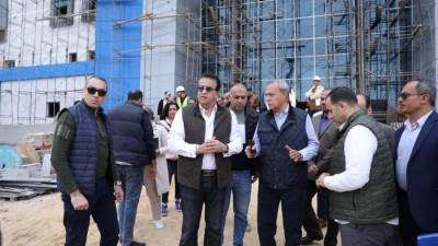 وزير الصحة يتفقد المستشفى الجديد بالعبور ويشدد على سرعة الانتهاء من الأعمال الإنشائية
