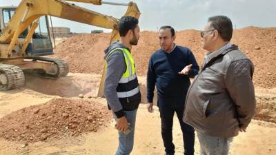 رئيس جهاز الشروق يُتابع تنفيذ خط مياه الشرب الرئيسى بمنطقة الرابيه