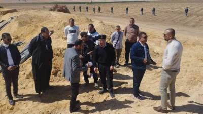 وزير الإسكان يُصدر قراراً بإزالة التعديات عن 53 فدانا بقنا الجديدة