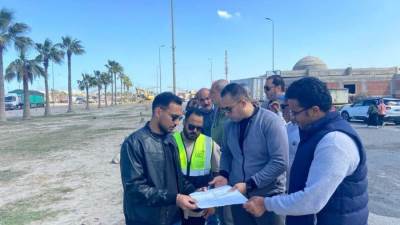 رئيس جهاز مدينة دمياط الجديدة يتفقد أعمال تطوير ورفع كفاءة محاور الطرق بمنطقة الميناء