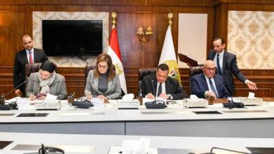 توقيع عقود تنفيذ مشروعات المرحلة الخامسة من البنية الأساسية لمنظومة المخلفات الصلبة  بتكلفة 565 مليون جنيه