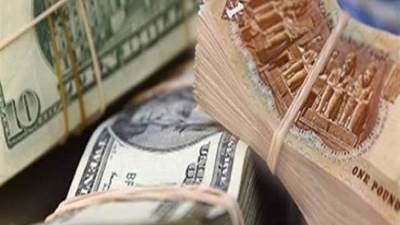 شركات صرافة أكبر ثلاثة بنوك حكومية تجتذب حصيلة تبلغ 6.5 مليار جنيه منذ تحرير سعر الصرف