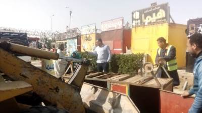 حملات مكثفة لرفع الإشغالات بمدينة الشروق 
