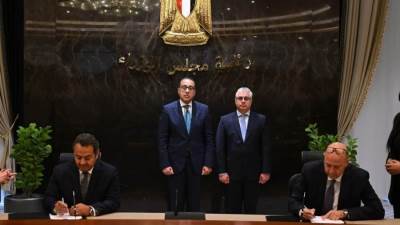 مدبولي يشهد توقيع اتفاقية إطارية لإقامة مصنع «سان جوبان» للزُجاج المُسطح 