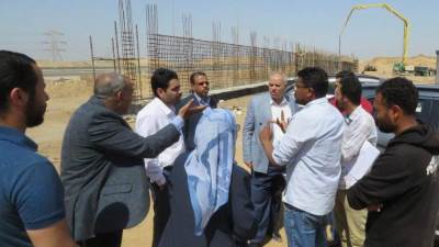 مسئولو «الإسكان» يتابعون موقف مشروعات المرافق بالمناطق المضافة بالعبور الجديدة