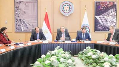 وزير المالية:لا زيادة فــى أعباء الضرائب أو التعريفة الجــمركـية عــلى المســتثمرين 