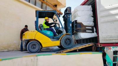 للمرة الأولى منذ 12 عاما .. تصدير أول شحنة من إنتاج شركة «مصر للحرير الصناعي» بكفر الدوار