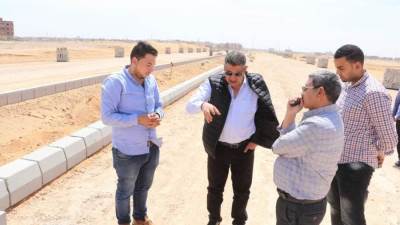 رئيس جهاز مدينة السادات يتفقد أعمال رفع كفاءة الطرق ومحطات معالجة الصرف الصحى والروافع