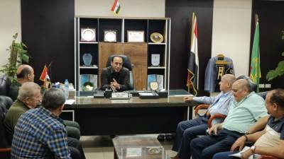 رئيس جهاز الشروق يلتقى مع حائزى قطع الأراضى المضافه  للمدينه ويستمع لشكواهم 