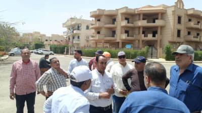 رئيس جهاز الشروق يتفقد الحي الأول والثانى ويستمع لشكاوى السكان