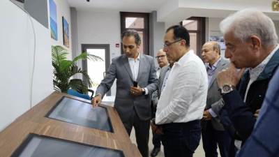 «مدبولي» يتفقد مبنى مجلس مدينة شرم الشيخ الجديد ومبني خدمات مصر والحديقة المركزية
