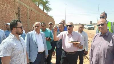 نائب رئيس "المجتمعات العمرانية" يكلف بعمل الاختبارات المطلوبة لأعمال الطرق طبقاً للكود والقواعد