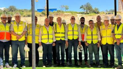 وزير الإسكان يتفقد سير العمل بمشروع سد ومحطة «جوليوس نيريرى» الكهرومائية بتنزانيا