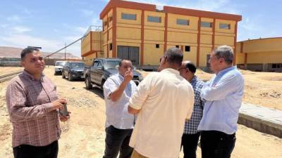 المشرف على مدينة غرب قنا  يتفقد مشروعات المرافق للمرحلة الأولى بمساحة 1400 فدان