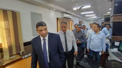 رئيس جهاز الشروق يُتابع سير العمل بمركز خدمة المواطنين ويوجه بدفع الإجراءات