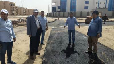 رئيس جهاز الشروق يعلن البدء فى صيانة ورفع كفاءة شبكة الطرق بالمدينه