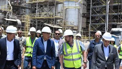 رئيس الوزراء يتفقد مصنع الشركة الوطنية للزيوت النباتية بمدينة برج العرب الجديدة 