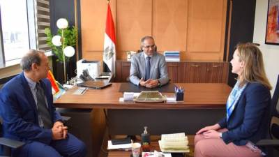 نائب وزير الإسكان يناقش مع مسئولي بنك الاستثمار الأوروبي تمويل المشروعات بآلية التمويل القائم على النتائج